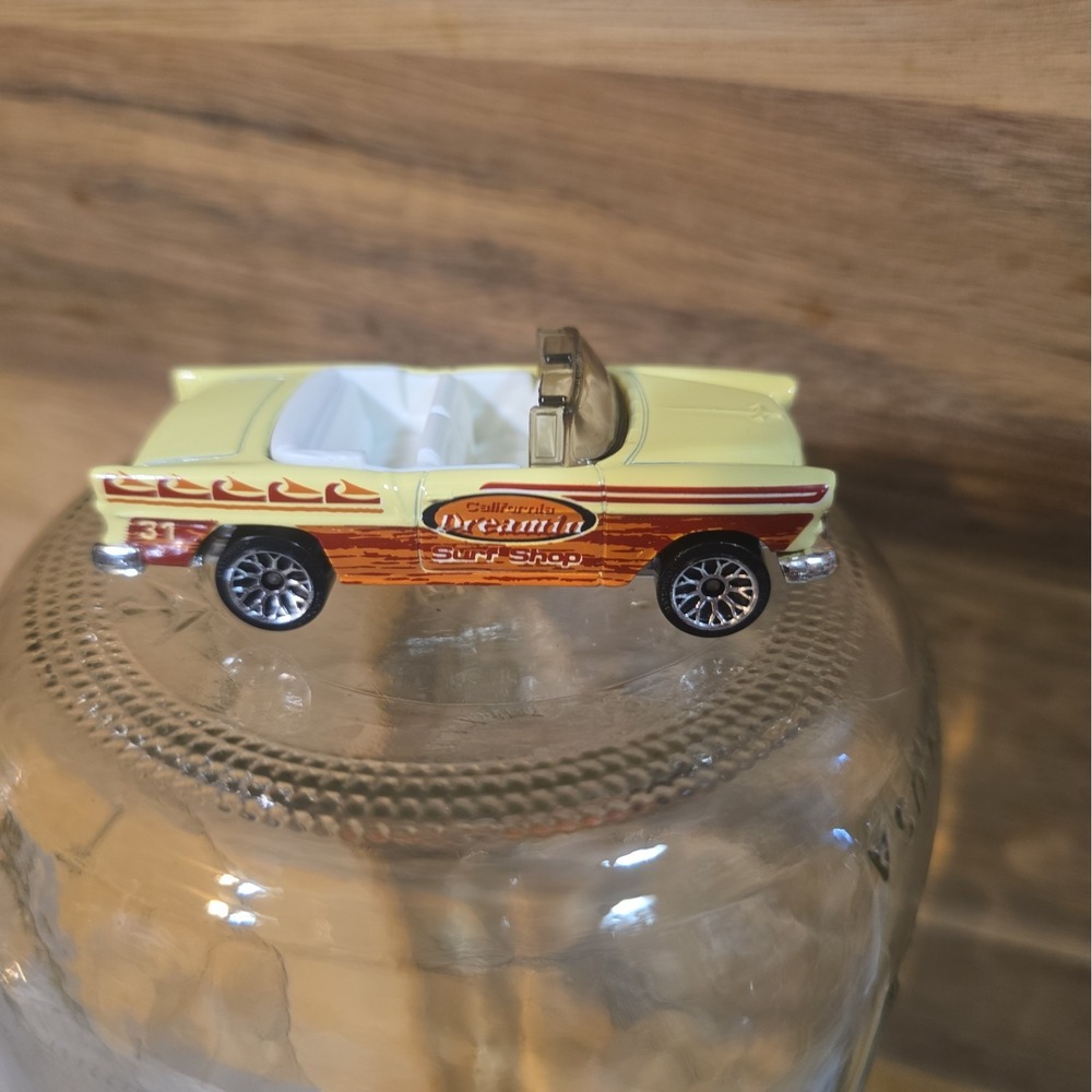 Matchbox 1955 Chevrolet Bel-Air 2Dr Convertible California Surf Shop '55 Chevy